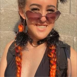 Meet your Posher, Marie